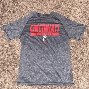 Cincinnati Bearcats Grey Dri-Fit Short Sleeve T-Shirt. Adult Medium.
